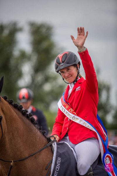 Jörne Sprehe bei der Siegerehrung im World Cup Grand Prix. Foto: CSI-W Olomouc